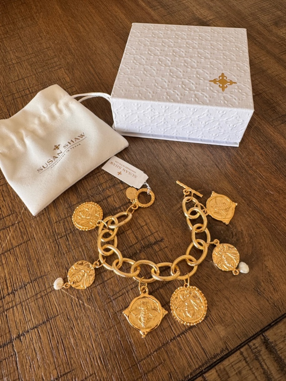 Susan Shaw Bee Intaglio Charm Bracelet - Gold